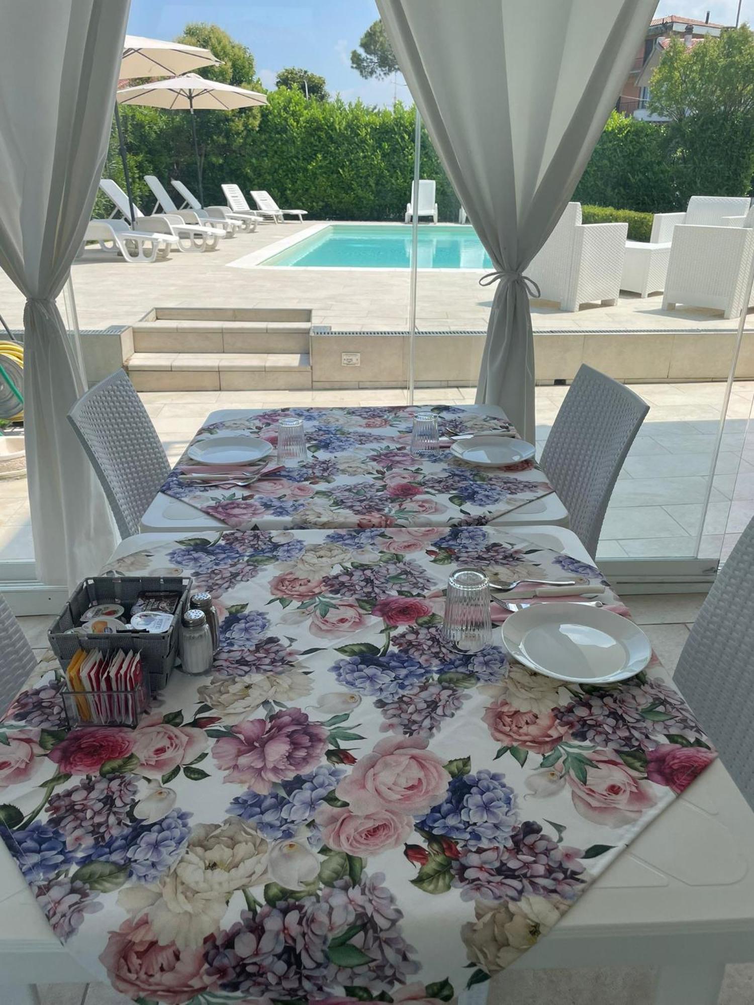 Bed And Breakfast Da Beatrice Sirmione Exterior foto