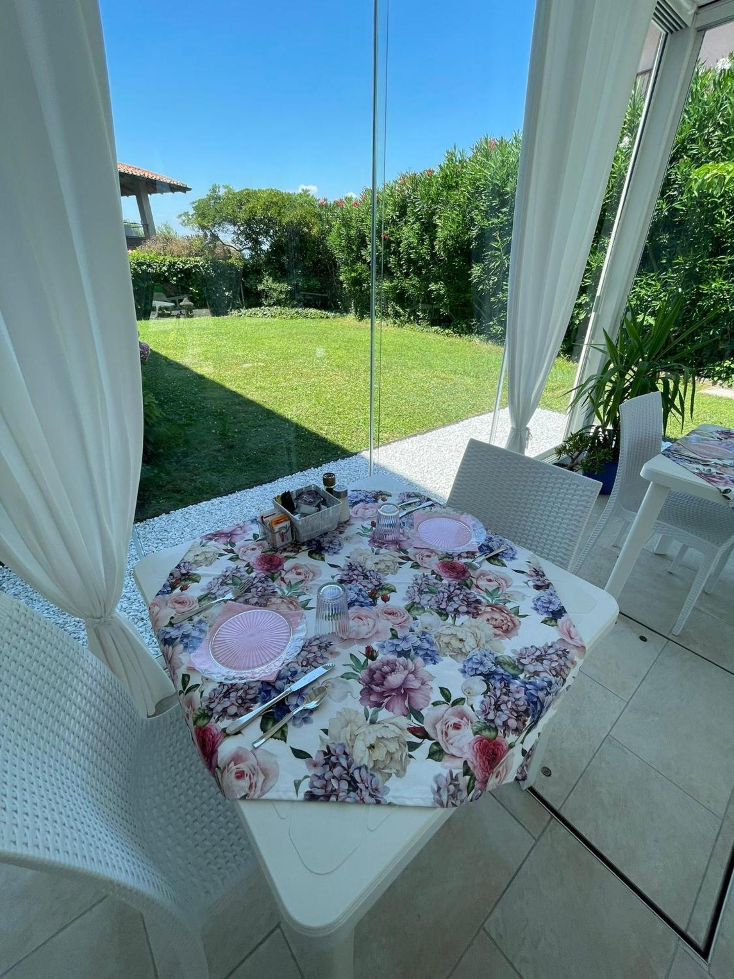 Bed And Breakfast Da Beatrice Sirmione Exterior foto